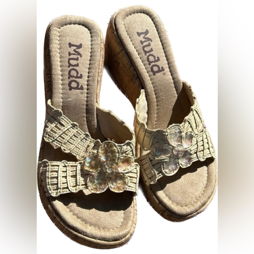 Vintage MUDD 90s/Y2K Sequin Flower Platform Wedges